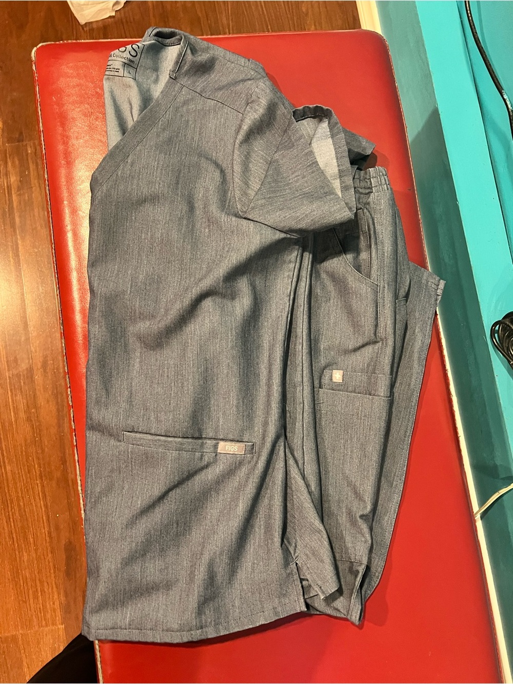 Figs Women's Heathered Gray Scrub Set